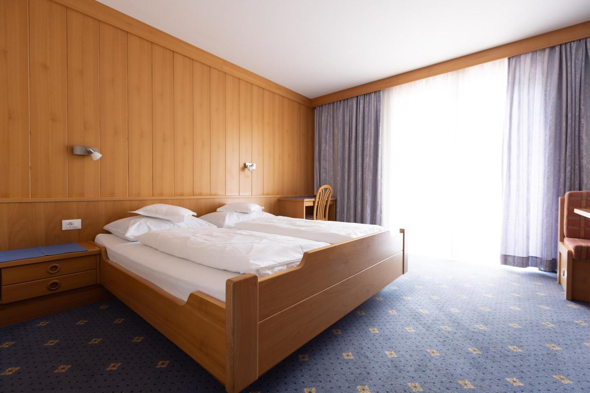 Garni Juval Hotel Тироло Екстериор снимка